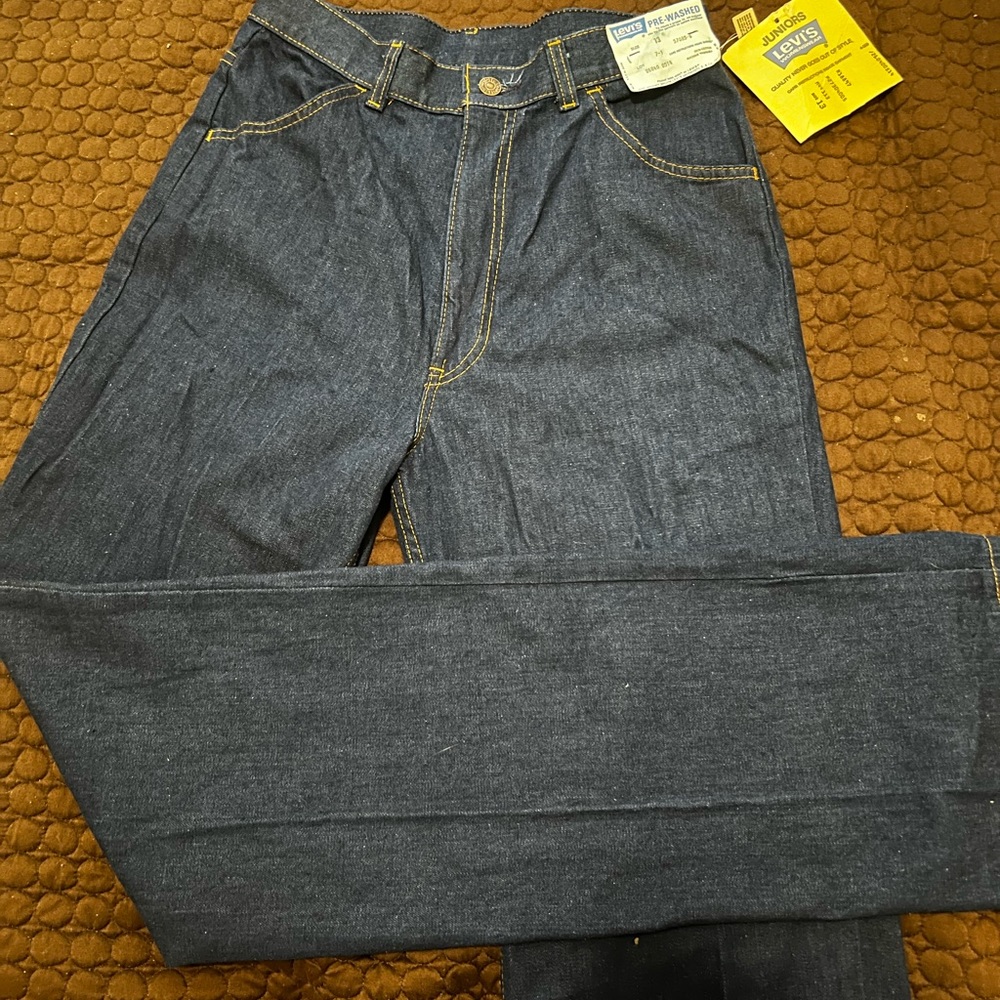 The *perfect* high rise vintage Levi’s (1977) NWT
